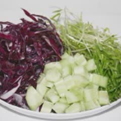Cách làm Salad Rau Mầm Trộn Bắp Cải Tím đơn giản, lạ miệng