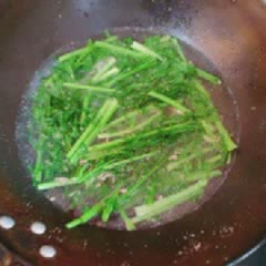 Cách làm Salad Tần Ô Trộn Nước Tương Dầu Mè ăn kiêng