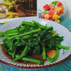 Cách làm Salad Tần Ô Trộn Nước Tương Dầu Mè ăn kiêng