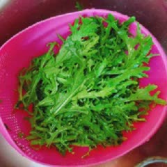 Cách làm Salad Tần Ô Trộn Nước Tương Dầu Mè ăn kiêng