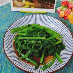 Cách làm Salad Tần Ô Trộn Nước Tương Dầu Mè ăn kiêng