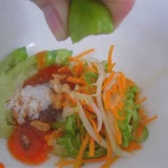 Cách Làm Salad Tôm Trộn Bông So Đũa Thơm Ngon