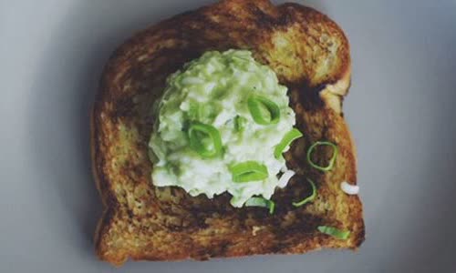 Cách làm salad trứng bơ béo ngậy