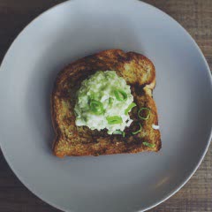 Cách làm salad trứng bơ béo ngậy