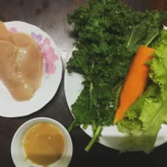 Cách Làm Salad Ức Gà Cải Xoăn Đổi Vị Mời Cả Nhà