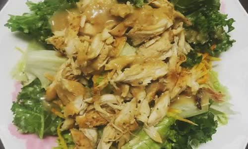 Cách Làm Salad Ức Gà Cải Xoăn Đổi Vị Mời Cả Nhà