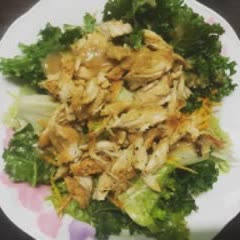 Cách Làm Salad Ức Gà Cải Xoăn Đổi Vị Mời Cả Nhà