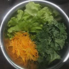 Cách Làm Salad Ức Gà Cải Xoăn Đổi Vị Mời Cả Nhà