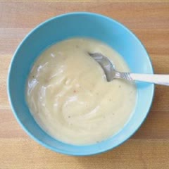 Cách làm salad ức gà rau xanh nho khô