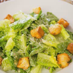 Cách làm salad xà lách bánh mì nướng