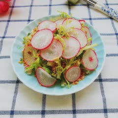 Cách làm salad xà lách frise trộn củ cải đỏ