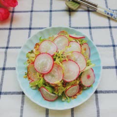 Cách làm salad xà lách frise trộn củ cải đỏ