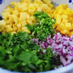 Cách Làm Salad Xoài Thơm Đơn Giản Giàu Dinh Dưỡng