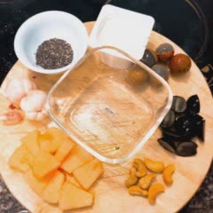 Cách làm Sữa chua trái cây hạt chia