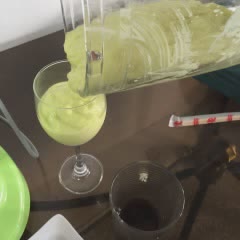 Cách làm sinh tố bơ cà phê