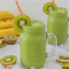Cách làm sinh tố chuối kiwi cải bó xôi