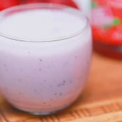 Cách làm sinh tố chuối việt quất sữa chua