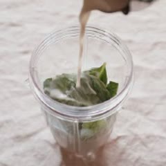 Cách làm sinh tố chuối xoài húng quế