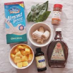 Cách làm sinh tố chuối xoài húng quế