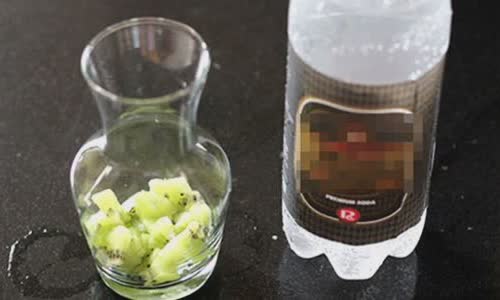 Cách làm sinh tố kiwi soda chua ngọt