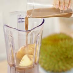 Cách làm sinh tố Milo sầu riêng 