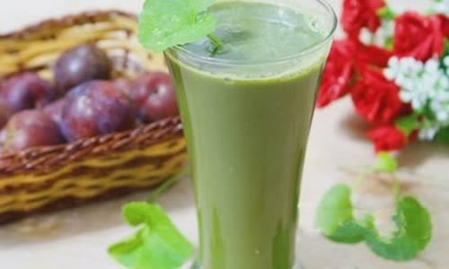 Cách làm sinh tố rau má thơm mát