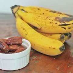 Cách làm sinh tố chuối bí đỏ chà là