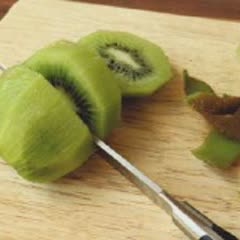 Cách Làm Sinh Tố Kiwi Đào Tươi Mát Lạnh Cho Mùa Hè