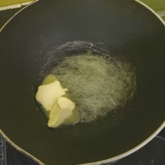 Cách làm Củ sen lắc trứng muối