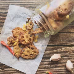 Cách làm Củ sen lắc trứng muối