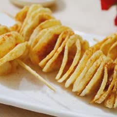 Cách làm khoai tây chiên lốc xoáy giòn rụm