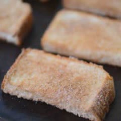 Cách làm Snack bánh mì nướng đường quế