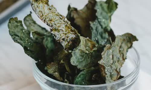 Cách làm Snack cải Kale nướng giòn