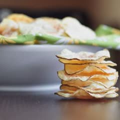 Cách Làm Snack Khoai Tây Bằng Lò Vi Sóng Thơm Ngon