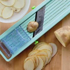 Cách Làm Snack Khoai Tây Bằng Lò Vi Sóng Thơm Ngon