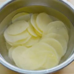 Cách Làm Snack Khoai Tây Nướng Giòn Rụm Cho Trẻ