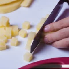 Cách Làm Soup Cá Hồi Cho Bé Thơm Ngon Đơn Giản