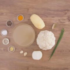 Cách làm súp bông cải trắng với nghệ