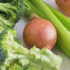 Cách làm Súp bông cải xanh cần tây