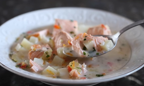 Cách làm súp cá hồi rau củ