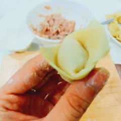 Cách làm Súp Hoành Thánh Sườn Non đủ chất cho bữa sáng