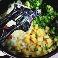 Cách Làm Súp Khoai Tây Đơn Giản Cho Bé Ăn Dặm