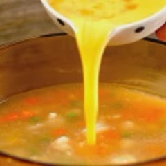 Cách Nấu Súp Tôm Trứng Rau Củ Hấp Dẫn Cho Bé Yêu