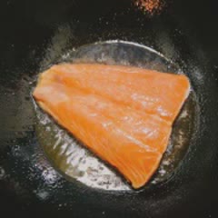Cách làm cá hồi áp chảo sốt bơ chanh hấp dẫn