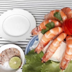 Cách làm Tôm luộc trái dừa