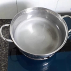 Cách làm Tôm luộc trái dừa