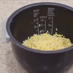 Cách làm xôi đậu xanh nấu bằng nồi cơm điện