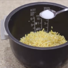 Cách làm xôi đậu xanh nấu bằng nồi cơm điện