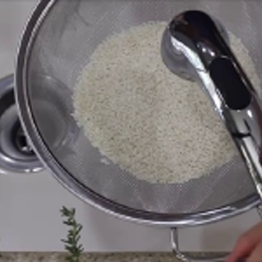 Cách làm xôi đậu xanh nấu bằng nồi cơm điện