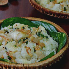 Cách làm xôi khoai mì muối mè